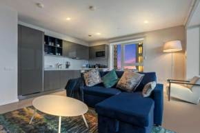 Elegant 2 Bed Apartment Within Many Attractions